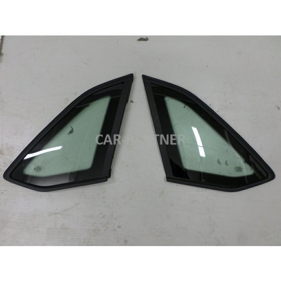 001902 okno boční lepené LP Rapid Spaceback LF6Z.JPG