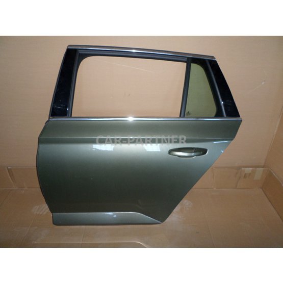 001039 Zadní dveře levé ŠKODA SUPERB III 3V9 kombi.JPG