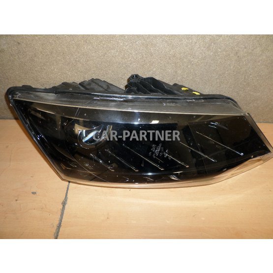 001401 Pravý světlomet ŠKODA FABIA III 6V0.JPG