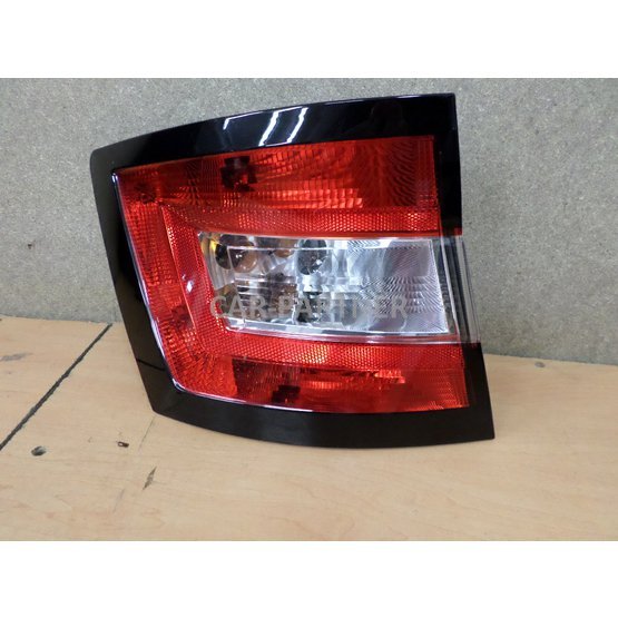 001331 Zadní lampa levá ŠKODA  FABIA III kombi 6V9945095.JPG