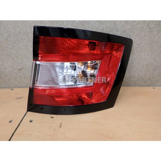 001332  Zadní lampa pravá ŠKODA  FABIA III kombi 6V9945096.JPG