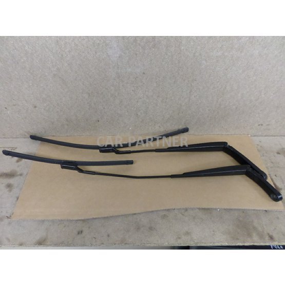 0018532 VW Polo 6R ramínka stěračů.JPG