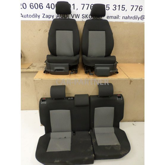 0018572  VW Polo 6R sada sedaček.JPG