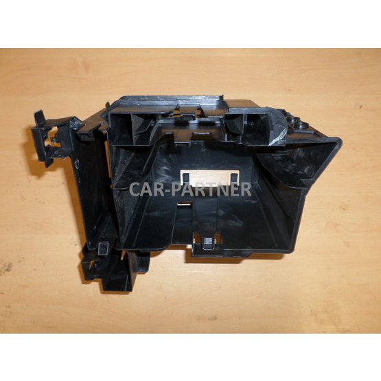 000522 Plastová konzole pro jednotky AUDI A3 8V5 sedan 8V5907471.JPG