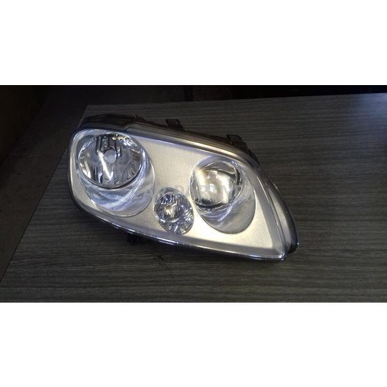 0028072017 Světlomet pravý 2K0941006B VW Touran.jpg