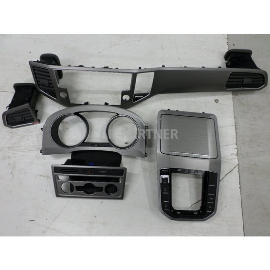 004270 Dekor do palubní desky s ofuky Golf VII 2500,-.JPG
