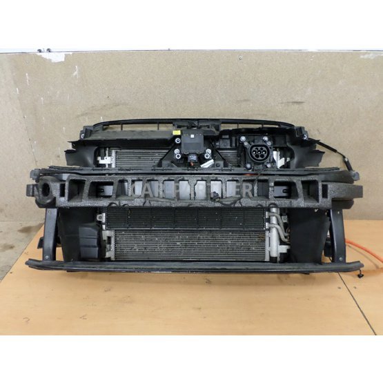 001382 Kompletní chladičová stěna VW PASSAT B8 hybrid.JPG