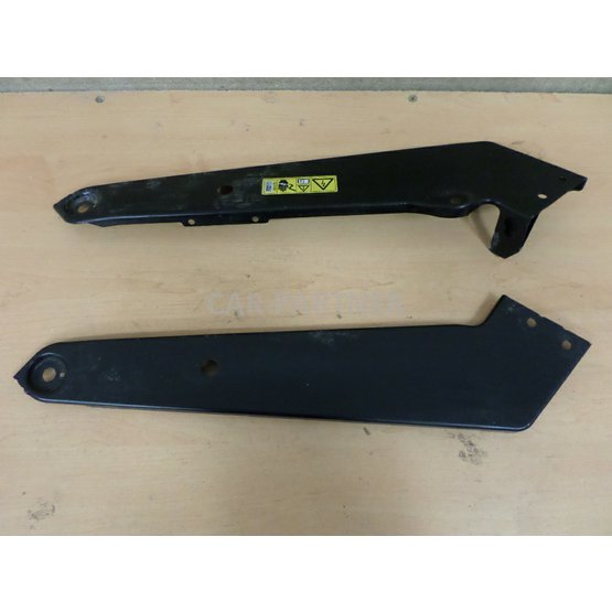 003090 Držáky chladíčovky VW Passat B8.JPG