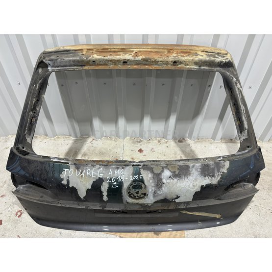 Zadní páté kufrové dveře VW  TOUAREG 4M0 2018-2025.   -5000.jpeg