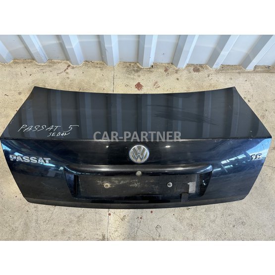 Zadní páté kufrové dveře VW PASSAT B5 sedan -1000.jpeg