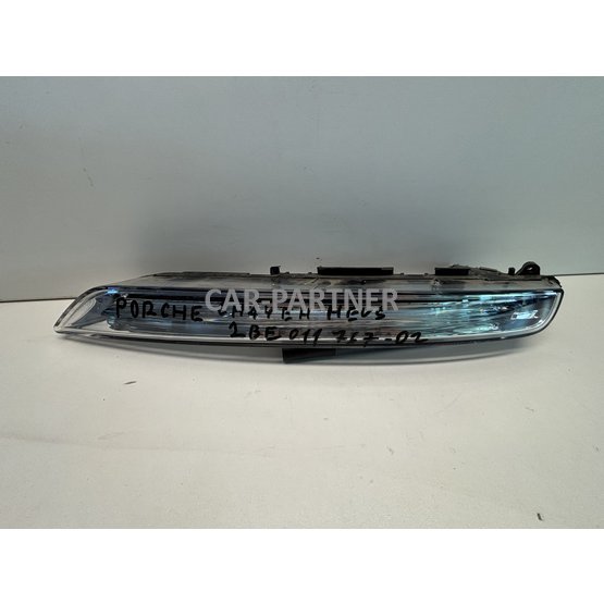 Přední pravé smerové svetlo PORCHE CHAYEH HEVS 2BE011767-02. - 500 2.jpeg